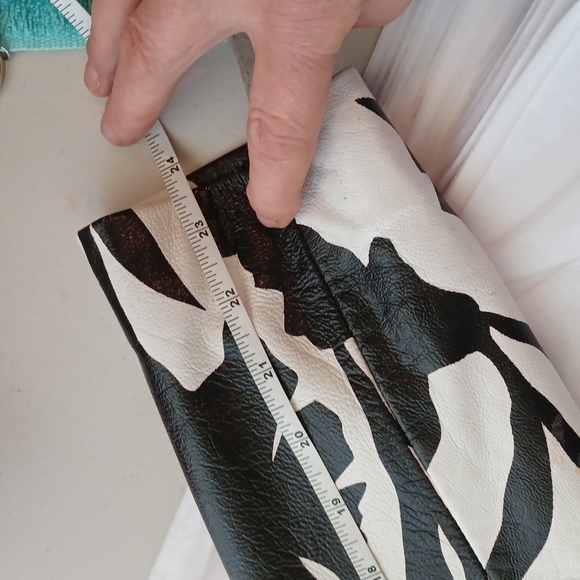 GEN LEATHER VINTAGE MICHAEL HOBAN NORTH BEACH LEATHER SKIRT & JACKET - Picture 16 of 17